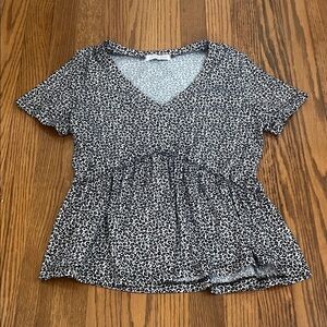 Emory Park Black and White Animal Print Short Sleeve Tiered Top